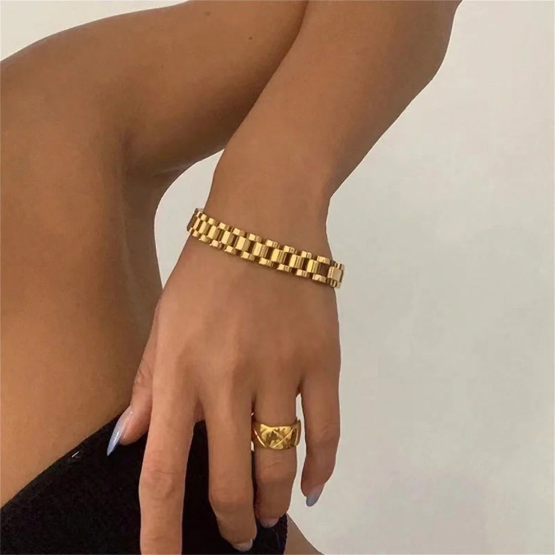 GoldAura Chain Bracelet